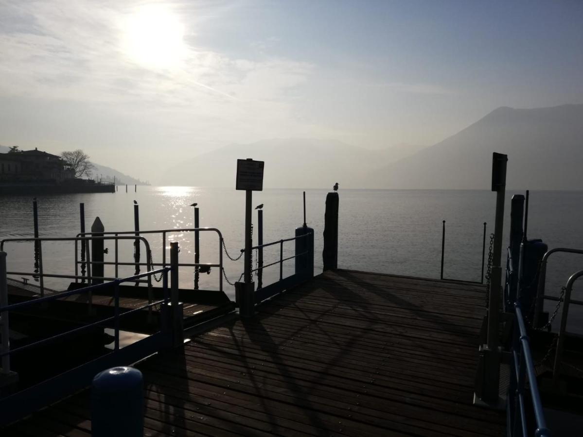 Dependance In Riva Al Lago Primo Piano Marone Exterior foto